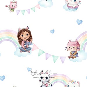 Può includere: Un design di tessuto a motivo ripetuto con personaggi dei cartoni animati, tra cui una ragazza con orecchie da gatto, gatti, arcobaleni, nuvole e cuori. La tavolozza dei colori include pastelli come rosa, blu e giallo, creando un'estetica giocosa e allegra.