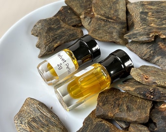 Pétalos de terciopelo / Aceite de perfume de champaca blanca y oud Kynam Attar natural / Fragancia artesanal de nicho