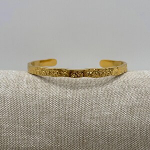 Hammered Bangle bangle, gold-plated stainless steel, adjustable size, hammered design, open cuff bangle image 3