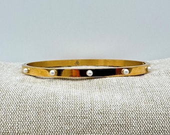 Pearly Bangle - Gold-tone stainless steel bangle with pearls – minimalist bangle – elegant gold-look bracelet