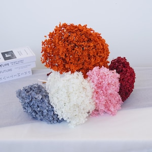 Natural Dried Hydrangea Bouquet: Wedding Flower Decoration