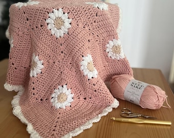 Hand Crocheted Organic Cotton Daisy Granny Square Newborn/Bassinet/Stroller Blanket