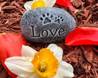 4” Love Rock with Paw Prints, Concrete Garden Memorial Art Statue, Pet Cemetery Lawn Ornaments, Gifts For Companions, Dog & Cat Grave Marker