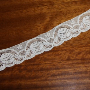 Dentelle ancienne de Calais de 4.5 cm