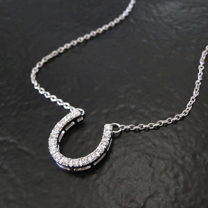 Debbie Horseshoe Chain Necklace