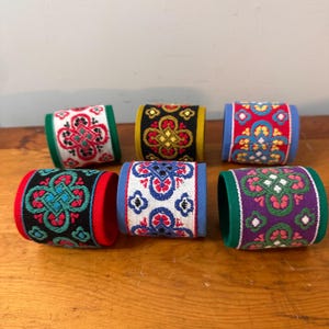 Vintage  Spanish Mexican style Napkin rings Flowers Vintage set of 6 bright
