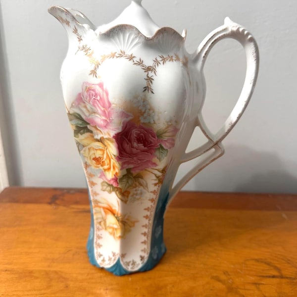 Chocolatera RS Prussia, rosas amarillas y rosadas, porcelana antigua