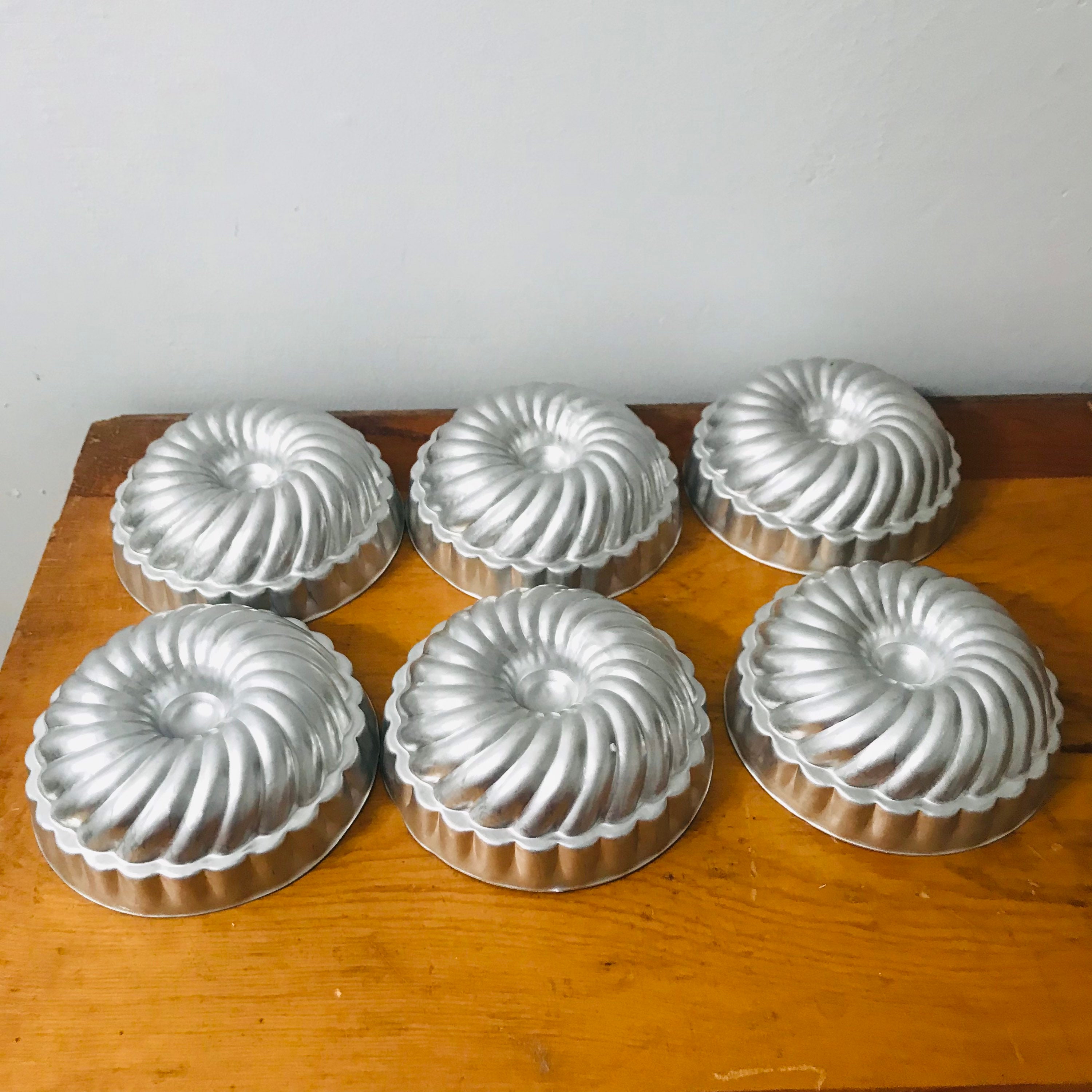 3PCS Mini Bundt Cake Pan, 6Cavity Heritage Bundtlette Cake Silicone Mold  for Baking,Non Stick Fancy Molds for Fluted Tube Cake