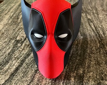 Deadpool/Wolverine Mesh Magnethelm. 3D Druck inspiriert von Deadpool 3.