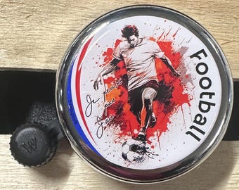 自転車のベルを鳴らすことはできません。サッカーがあるからです。