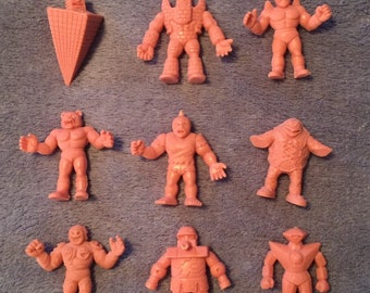 lot 2 of 9 M.u.s.c.l.e. men Kinkeshi flesh color 2 inch figures mattel 1986 free shipping