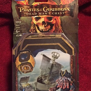 Pirates of the Caribbean Megabloks Building Toy 100 percent Complete In Packaging and free fun extras