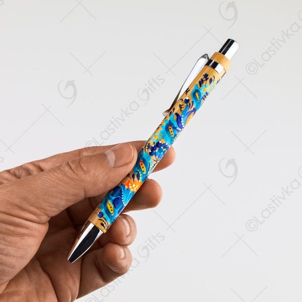 Ukrainischer Holzkugelschreiber, Petrykivka Blumenmuster, personalisiertes Geschenk für Lehrer