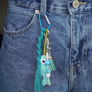 Llavero con cuentas para bolso: Macramé con decoración de tortuga marina y pez