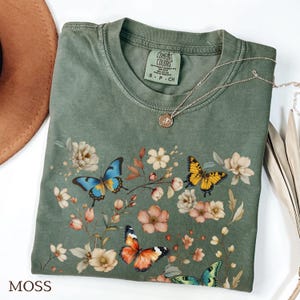 Boho Cottagecore Butterfly Shirt Comfort Colors® Wildflower Tshirt Vintage Botanical Floral Tee Flower Gift for Gardener Insects Lover