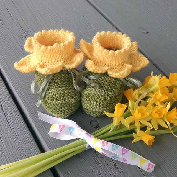 Baby Booties KNITTING PATTERN - Daffodil - Seamless, Petal Cuff, in Five Sizes - Digital Download PDF