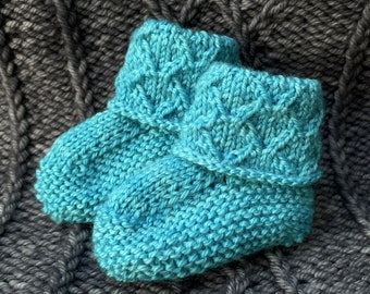 Baby Booties KNITTING PATTERN - Twisties - Seamless, Textured Cuff, in Five Sizes - Digital Download PDF