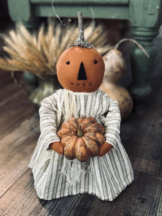 PRE-ORDER Pumpkin Girl- Primitive Pumpkin Doll- Farmhouse Pumpkin Doll- Halloween Decor- Fall Decor- Handmade Pumpkin Girl- Fall Farmhouse