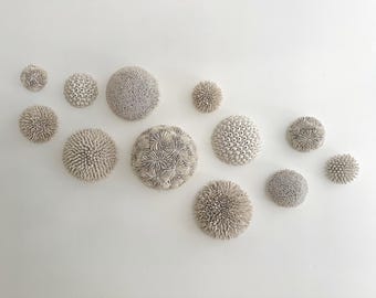 Colección Drift - HECHO POR ENCARGO - Escultura de pared de porcelana hecha a mano inspirada en el mar