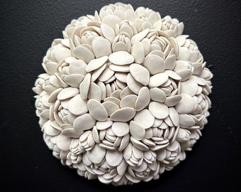 Escultura redonda de pared de porcelana - Escheveria - Arte de pared de porcelana, escultura de cerámica blanca, azulejo de pared texturizado