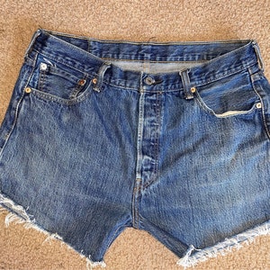 SALE SALE 501 Levis shorts cutoff jean denim waist 35” y2k