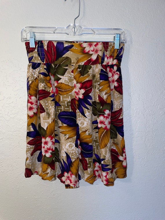 SALE SALE 90s rayon floral shorts