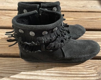 fuzzy moccasin boots