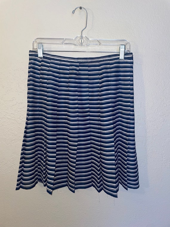 SALE SALE Clearance SALE Cute short striped skirt