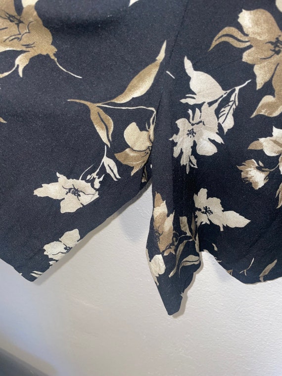 Vintage 90s floral shorts - image 3