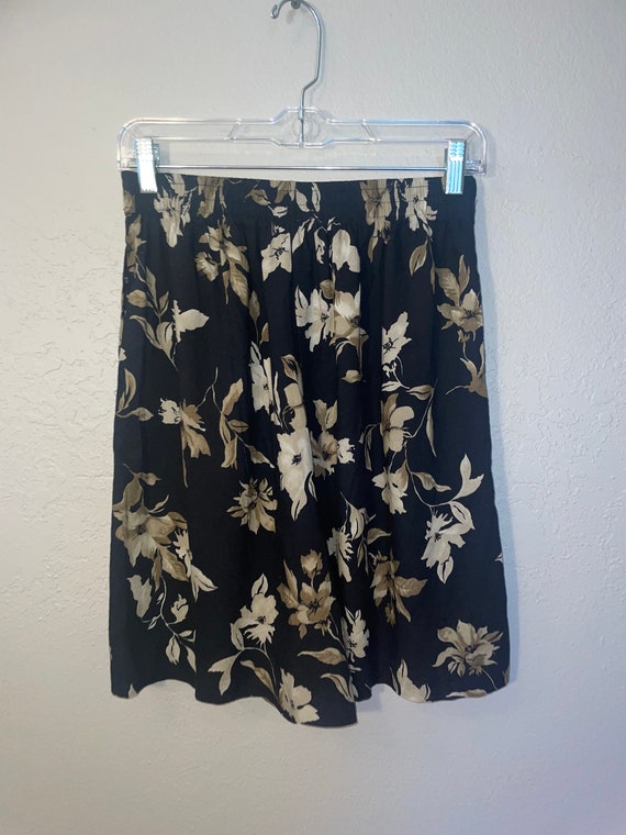 Vintage 90s floral shorts - image 4