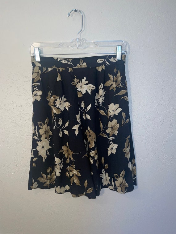 Vintage 90s floral shorts - image 1