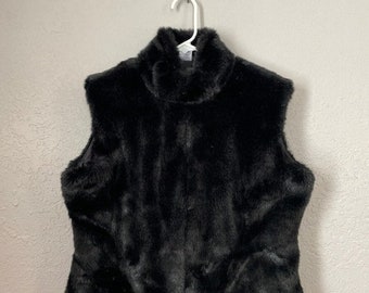 New Women's Plus Size 3X Black Faux Fur Sleeveless Vest Sweater Top NWT New Women's Plus Size 3X Black Faux Fur Sleeveless Vest Sweater Top NWT