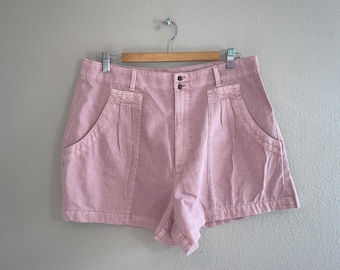 SALE SALE Clearance SALE Women’s cute shorts waist 33” y2k