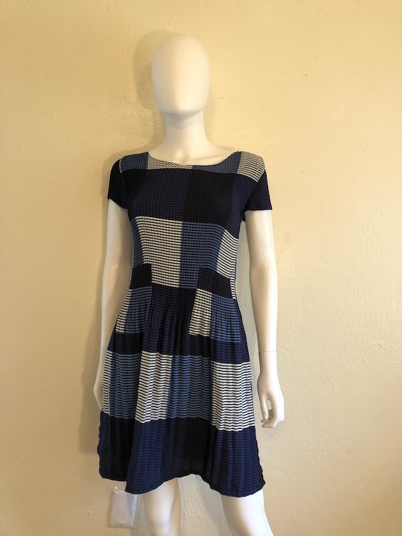 90s dress textured abstract blue white
