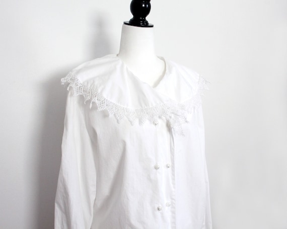 white cotton lace collar blouse, double breasted v