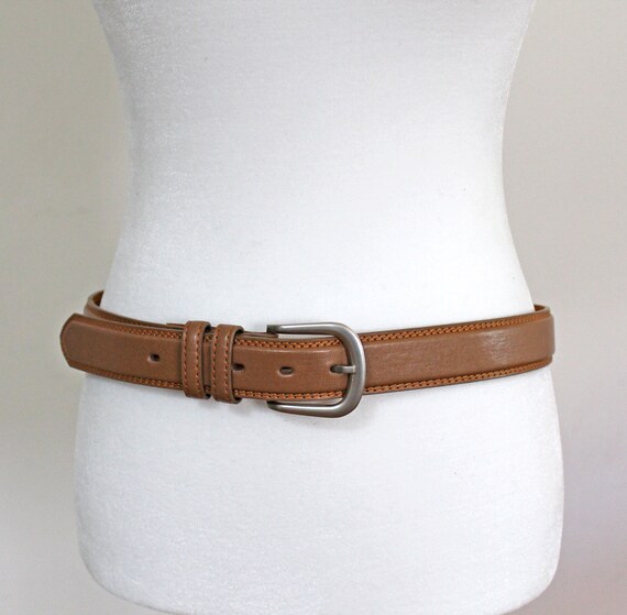 Vintage Tan Leather Belt: Italian Style Unisex Minimalist  display picture 1