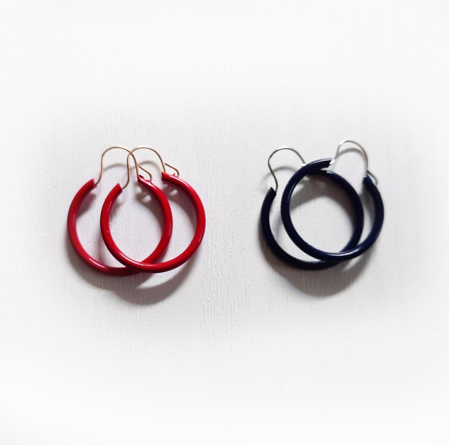 1980s Vintage Thin Hoop Earrings, Unused: Red or Navy, 0.75 inch