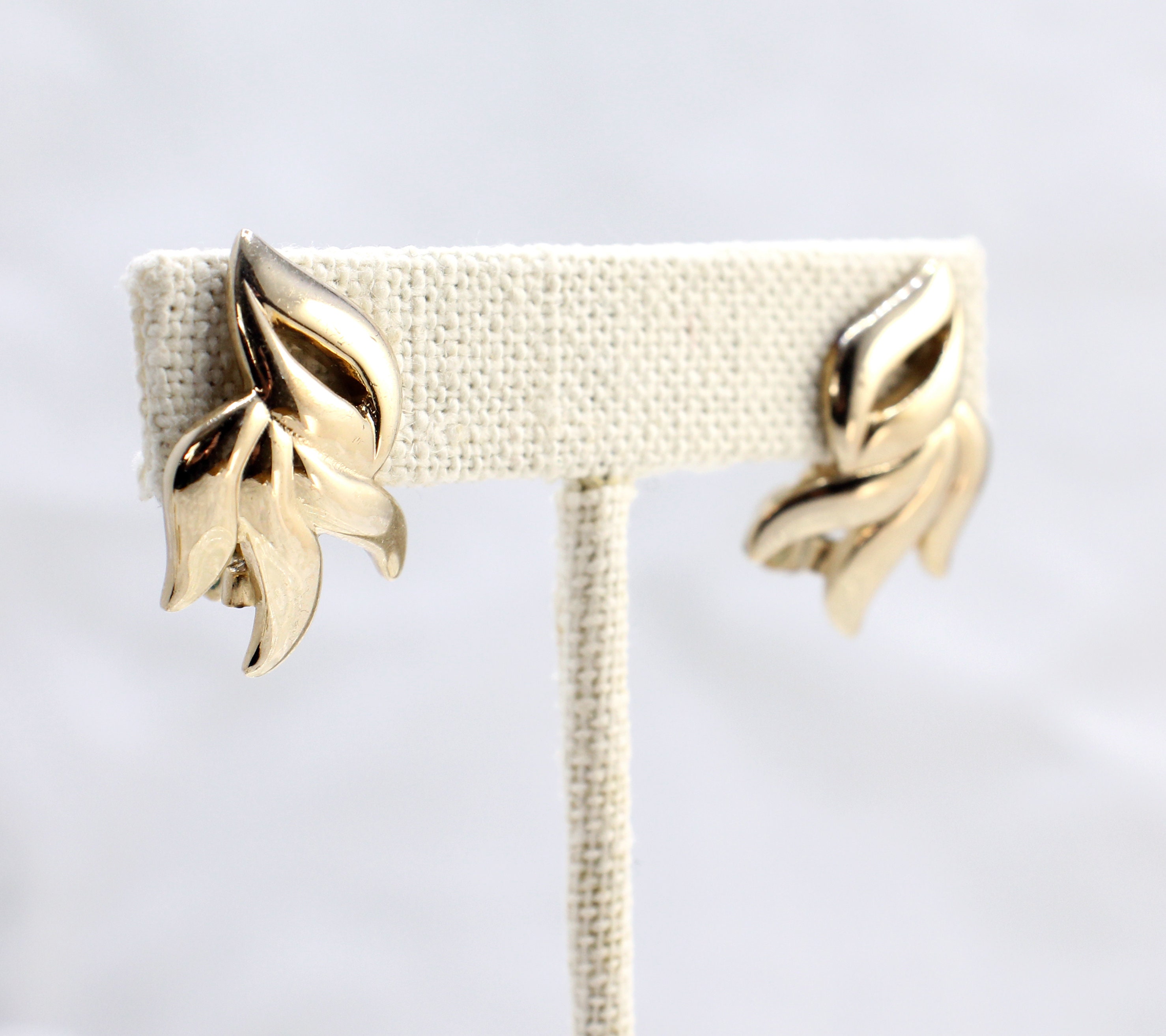 Vintage Earrings Gold Tone Clip on Earrings 1 Inch Etsy UK