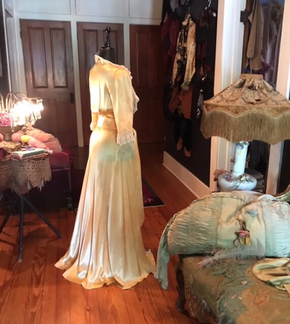 Extra Glossy Hollywood 1930's Hostess Gown Robe