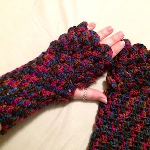 Dragon Gloves - Dragon Scale Gloves - Dragon Fingerless Gloves - Dragon Scale Fingerless Gloves - Dragon Cosplay Gloves - Dragon Gauntlets