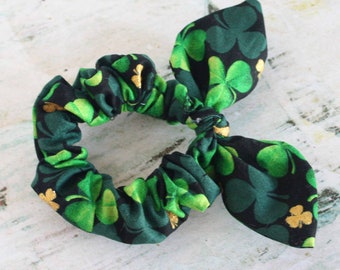 St. Patricks Day Bow Scrunchie hair tie with gold and green clovers ~ 90's fashion ~ Bow Scrunchie, Lucky Scrunchie