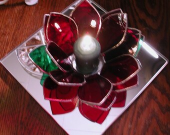 Red lotus flower tea light