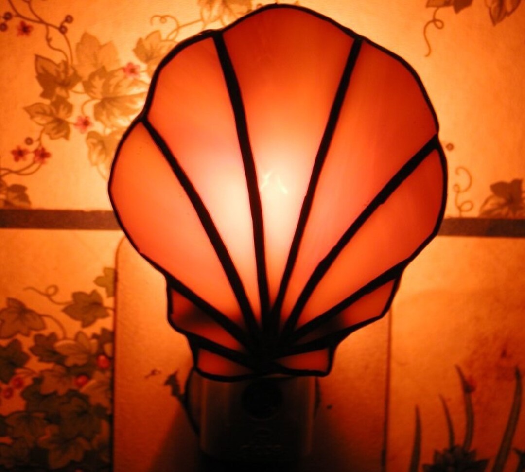 ENGLISH WHITE SCALLOP NIGHTLIGHT with Almond Fixture main image 1