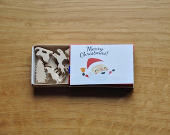 Miniatura de caja de cerillas de madera de Papá Noel para Navidad. Adorable mini juego navideño
