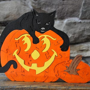 NEW Jack O Lantern Pumpkin with SPOOKY Black Cat Halloween Fall Puzzle Wooden Toy Hand Cut with Scroll Saw