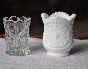 Antiguo par de porta palillos de dientes de cristal, dos piezas, muy buen estado. Antiguo