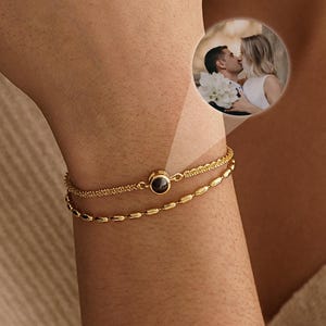 Pulsera de doble cadena con proyección, pulsera con foto significativa, pulsera con imagen, pulsera con dije dorado, pulsera para mamá, regalos de Navidad para ella