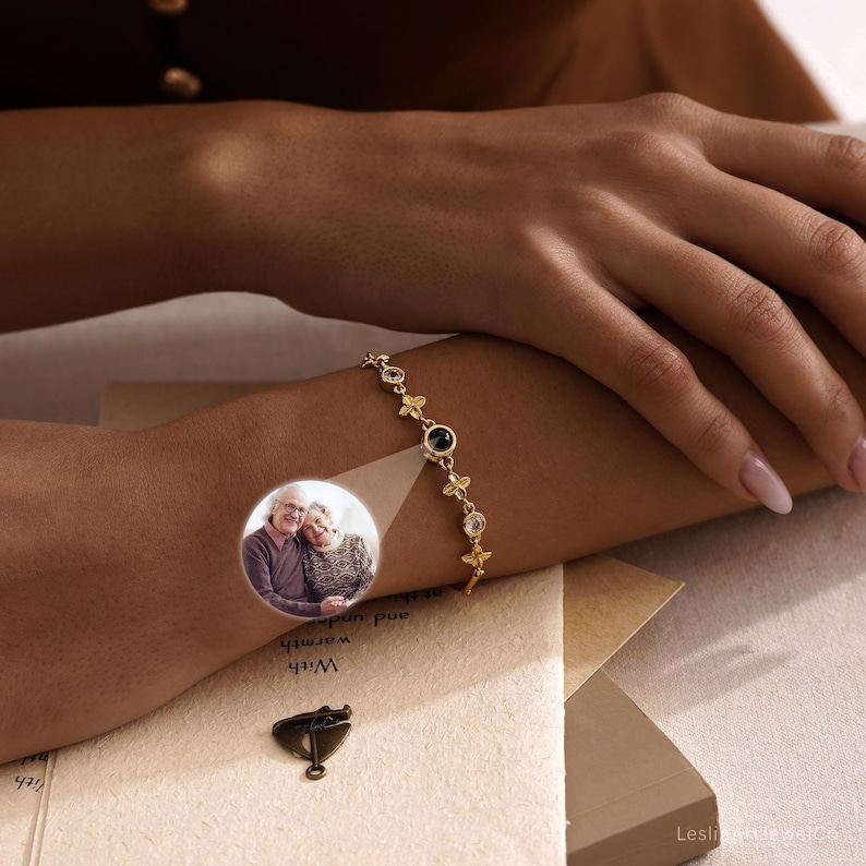 Custom Photo Bracelets, Picture Bracelet, Memorial Bracelet, Photo Projection Bracelet, Pet Photo, Pet Memorial Gift, Christmas Gift for Mom