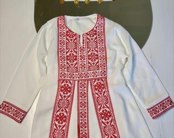 Palestinian Baby White Thobe – Red Embroidery (1–4Y) abaya- kaftan-مطرزات شرقيه -ثوب فلاحي -تطريز فلسطيني