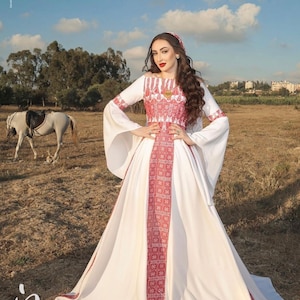 Palestinian Tatreez Bridal thobe Dress royal kaftan abaya- kaftan-مطرزات شرقيه -ثوب فلاحي -تطريز فلسطيني hena